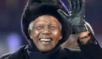 Mandela pasa cuarto día hospitalizado