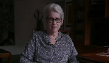 Acusa a Trump: "Me tocó donde pudo"