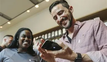 Facebook "enciende" app transmite videos en vivo en iPhones