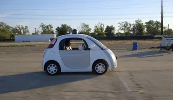 Auto sin conductor de Google causa un accidente