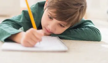 La postura corporal afecta a la memoria y al aprendizaje de los niños