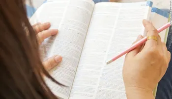 Turismofobia, bitcoin, machoexplicación, destripe: las nominadas a la palabra del año 2017