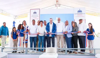 Presidente Abinader inaugura en Monte Plata, Escuela Básica Rosa Duarte con una inversión superior a RD$62 millones