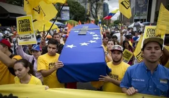 Oposición venezolana realiza protesta ante crisis económica