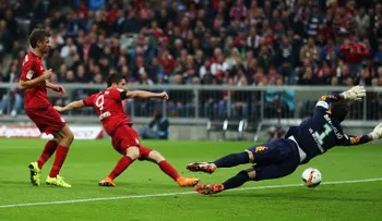 Los récords que rompió Lewandowski con sus 5 goles en 9 minutos