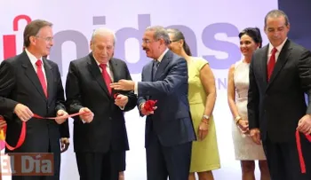 Presidente Medina participa en inauguración de plaza â??Unidosâ? 