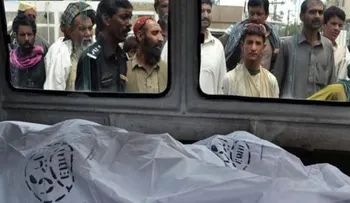 Bomba en campo de fútbol mata a 11 en Pakistán