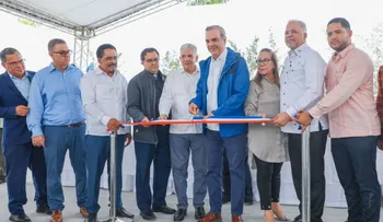 Tras 30 años de espera presidente Abinader inaugura carretera Sabana Iglesia-Jánico