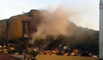 Una piedra gigante cae sobre viviendas en Brasil (VIDEO)