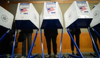Trump vota anticipado en Florida y viaja a Georgia; Obama arremete contra Ramaswamy en Ohio