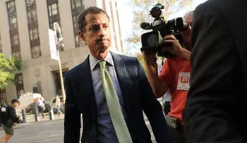 Anthony Weiner condenado a 21 meses de prisión por enviar material obsceno a una menor