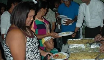 Fundación Temístocles Metz realiza cena navideña en San Cristóbal
