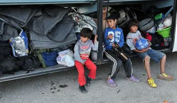 Grecia inicia el traslado de los refugiados en el campamento de Idomeni