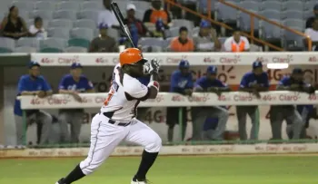 Leones siguen muy activo en la agencia libre; adicionan a Almonte, Asencio y Pimentel