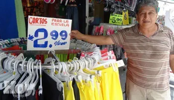 Arraigada crisis obliga puertorriqueños a recortar sus gastos 