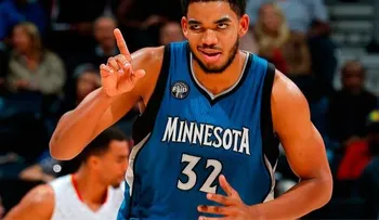 Karl Towns, Novato del Mes en la NBA
