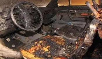 Mujer identificada como Karina del Carmen Peña, muere carbonizada en accidente de tránsito