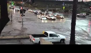 Fuertes lluvias transforman un Lamborghini en un submarino