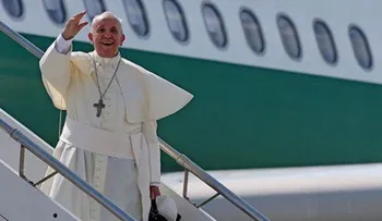 El papa Francisco parte hacia Filadelfia