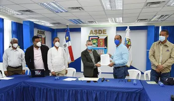 Deligne y Jiménez acuerdan un plan de trabajo conjunto en SDE con motivo de las navidades