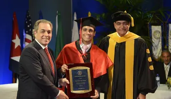 Unibe gradúa 373 nuevos profesionales 