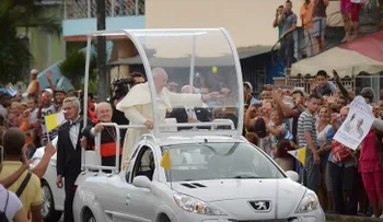La hija del Che Guevara rechaza asistir a la misa del papa en La Habana