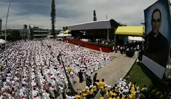 Papa destaca la figura de Arnulfo Romero
