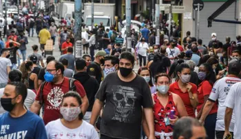 América pasa de 500.000 muertos por COVID con expectativas mixtas de mejoría