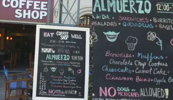 El café que "no acepta mexicanos": la historia más allá de la indignación en redes sociales