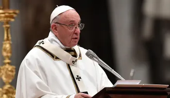 Incendian iglesias en Chile y dejan mensaje de amenaza para el papa Francisco