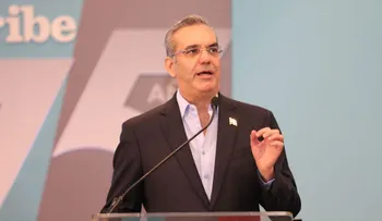 Presidente Abinader ratifica compromiso con la defensa de la libertad de prensa