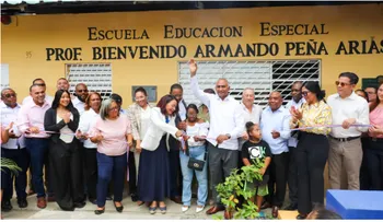 Peravia inaugura su primera Escuela de Educación Especial gestionada por senador Julito Fulcar