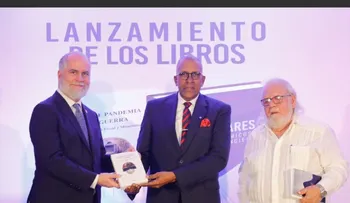 Contralor Félix Santana pone a circular nuevas obras sobre economía y finanzas