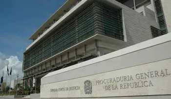 Abogados del PRM depositan querella por soborno