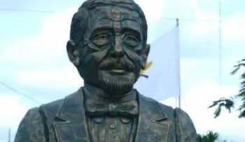 El busto de Duarte "Danilo Medina" sigue dando de qué hablar