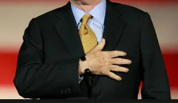 ...Dios los bendiga y Dios bendiga a EE.UU.." El mensaje de despedida de McCain