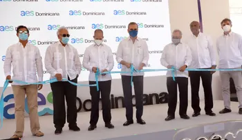 Presidente inaugura primera operación 100% renovable del Grupo AES en RD