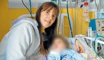 Niña de año y medio muere al caerle meseta de fregadero