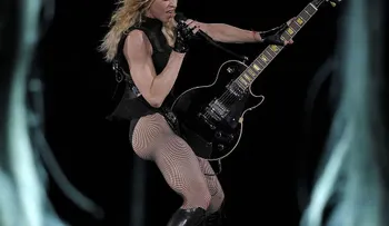 Madonna ofrece favores sexuales para quienes voten por Hillary Clinton