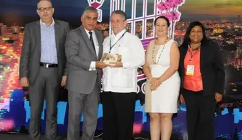 Reconocen ministro de Turismo por labor realizada para el desarrollo del sector
