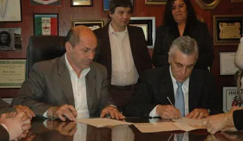 Firman acuerdo para enseñar en escuelas Declaración Derechos Humanos
