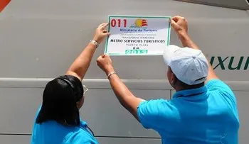 Turismo inicia rotulación autobuses Metro en Puerto Plata
