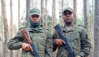 Dominicano que combate con Rusia en Ucrania resulta herido por dron y mina, según su hermano