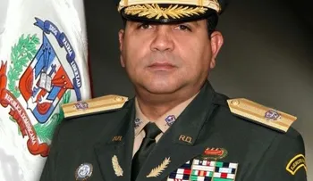 Dedican fiestas patronales de Nagua al ministro de Defensa