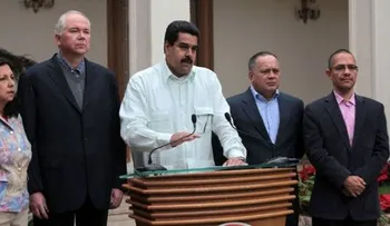 Maduro denuncia campaña contra el Sistema Nacional de Salud