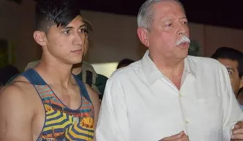 Futbolista mexicano desarma y somete a uno de sus secuestradores