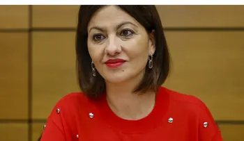 Ministra Rego apoya limitar o prohibir el uso de X