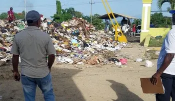 Conflicto con Medio Ambiente; Lajún acusa institución de permitir vertido de basura en la entrada del vertedero