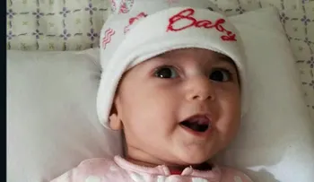 Bebé iraní enferma que no había podido viajar por decreto de Trump ya está en el hospital