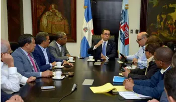 Ministerio de Educación suspende docencia en provincias en alerta roja